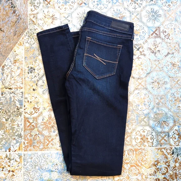 Jeans - Picture 2 of 3